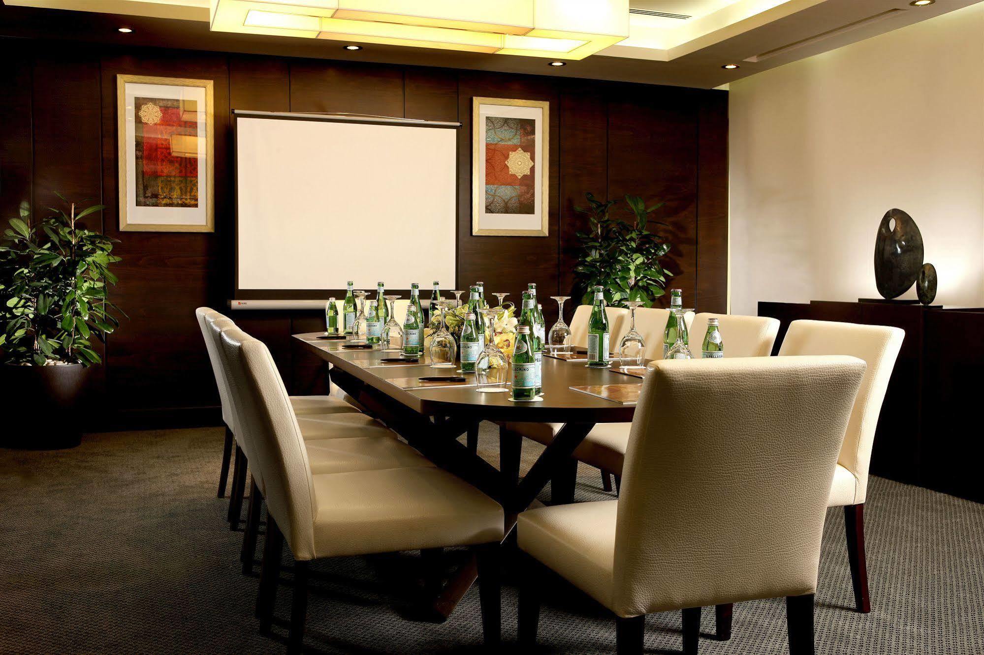 Safir Hotel Doha Einrichtungen foto